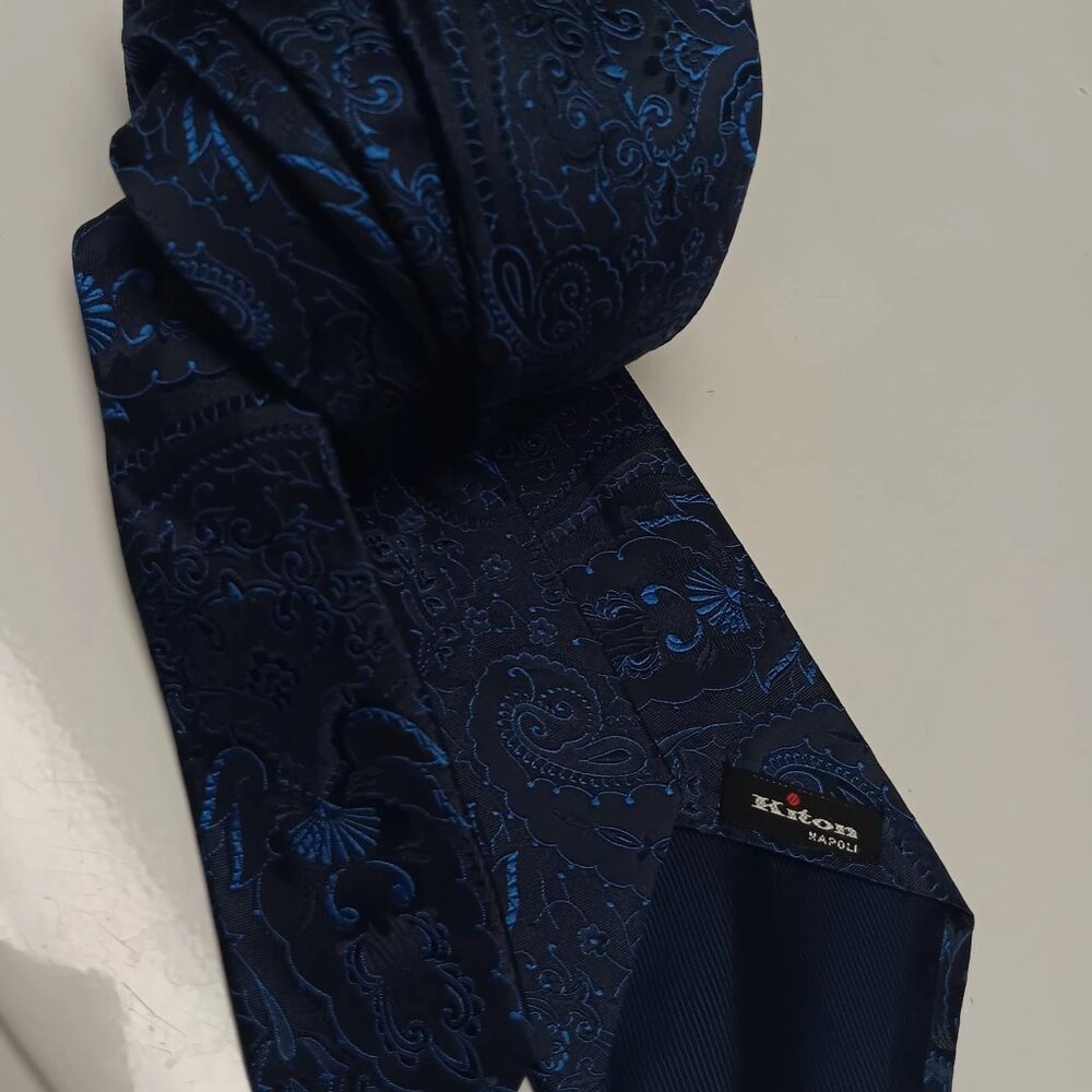 Kiton Napoli Mens 7 Fold Blue Silk Tie